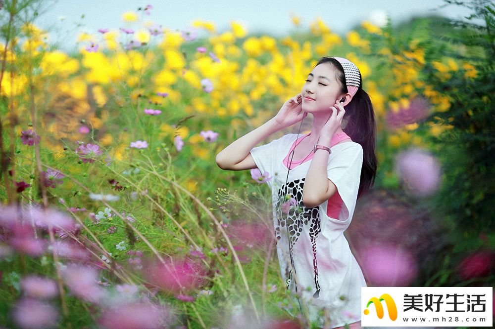 性感的车模，高跟鞋，非常的诱惑迷人