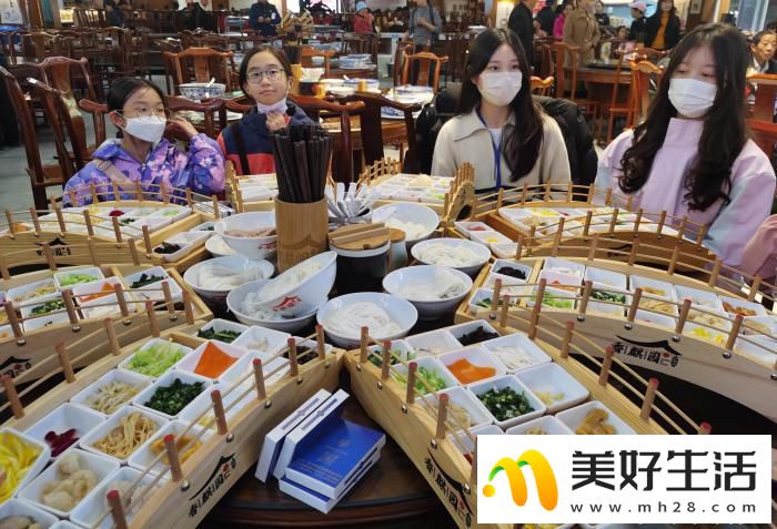 云南蒙自过桥米线缘何入口入心(图1) 云南蒙自过桥米线缘何入口入心(图1)