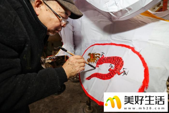 贵州思南七旬手艺人扎龙灯迎龙年(图6) 贵州思南七旬手艺人扎龙灯迎龙年(图6)