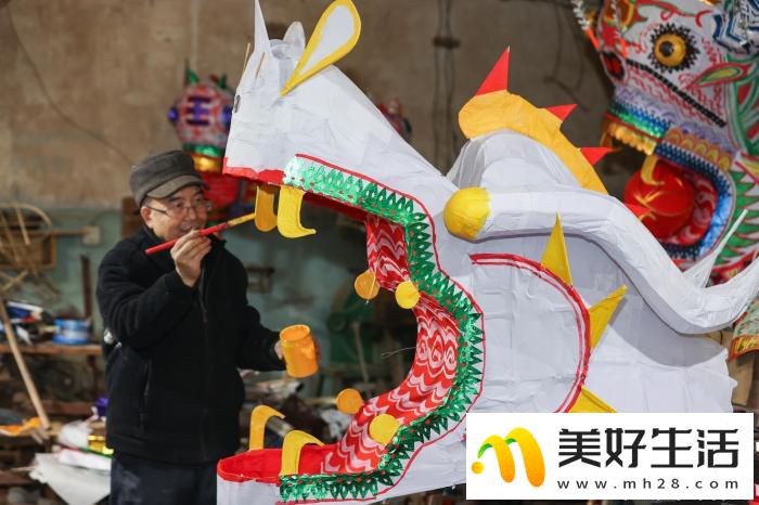 贵州思南七旬手艺人扎龙灯迎龙年(图4) 贵州思南七旬手艺人扎龙灯迎龙年(图4)