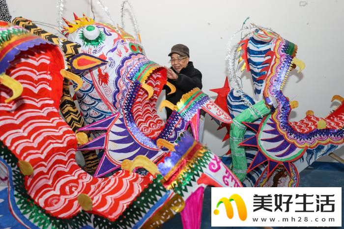 贵州思南七旬手艺人扎龙灯迎龙年(图7) 贵州思南七旬手艺人扎龙灯迎龙年(图7)