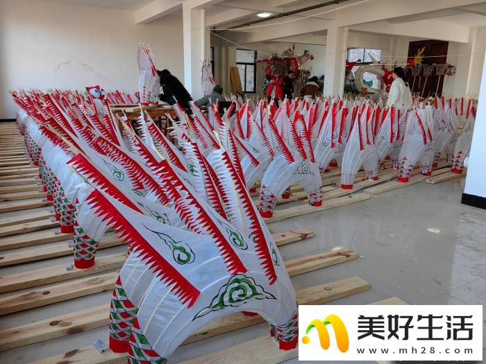 浙江仙居制作400余年民俗板凳龙 龙年春节味渐浓(图4) 浙江仙居制作400余年民俗板凳龙 龙年春节味渐浓(图4)