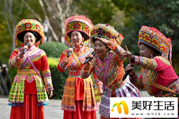 首届“云南民歌大家唱”活动启幕 以民族歌舞为云南“上分”