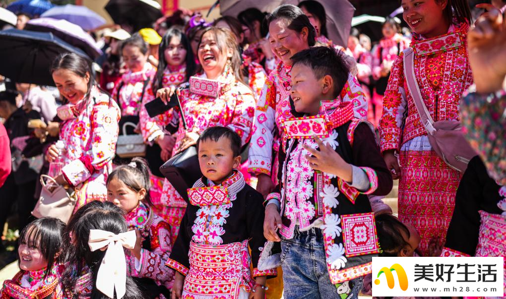 贵州六枝：苗族群众欢庆跳花节(图11)