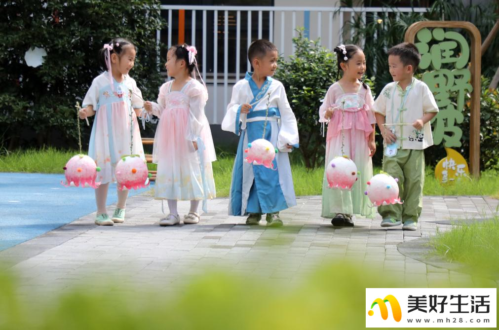 多彩活动迎“双节”(图3) 多彩活动迎“双节”(图3)