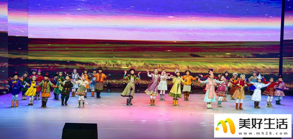 内蒙古自治区第二十一届冰雪那达慕专场文艺晚会燃情上演(图10)